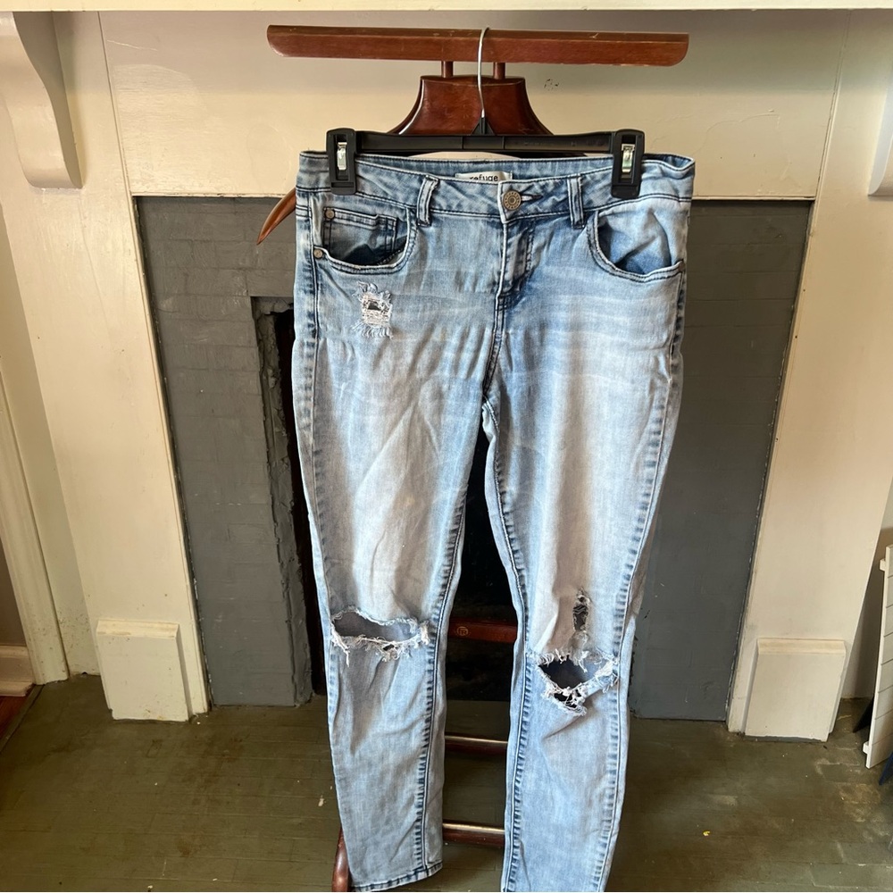 Refuge ripped jeans